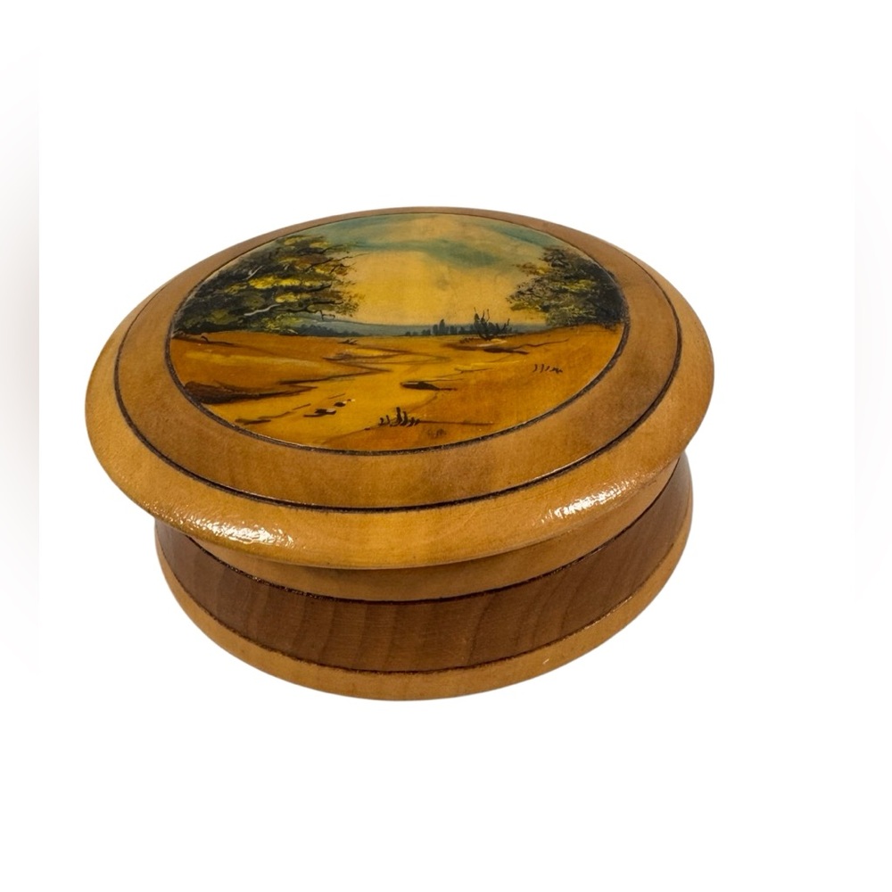 Vintage Round Box Cover Landscape on Cover Warm Tan 6" Round - Picture 11 of 11
